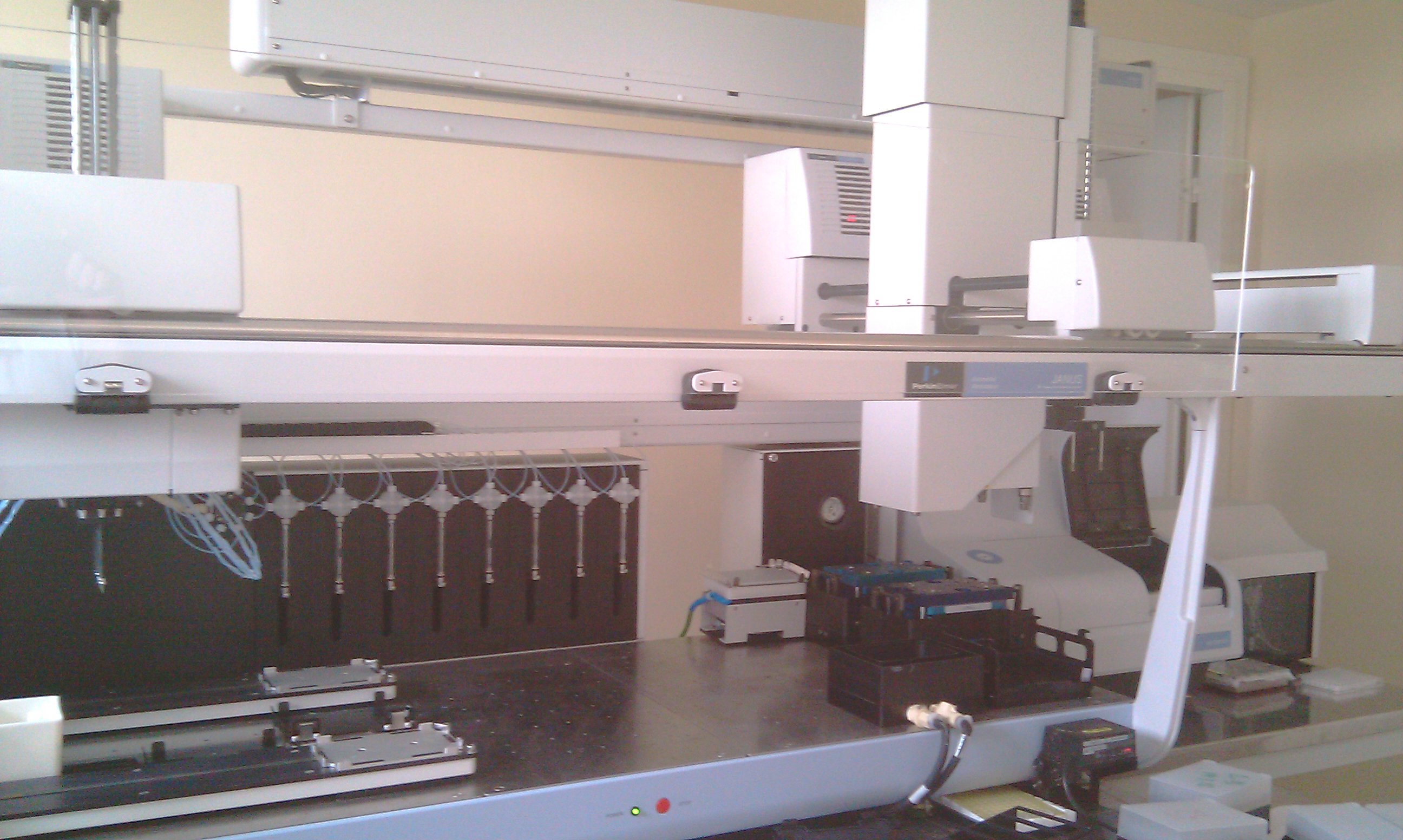 Автоматизированная универсальная станция для высокопроизводительных манипуляций с клетками, белками и нуклеиновыми кислотами, Perkin Elmer, США