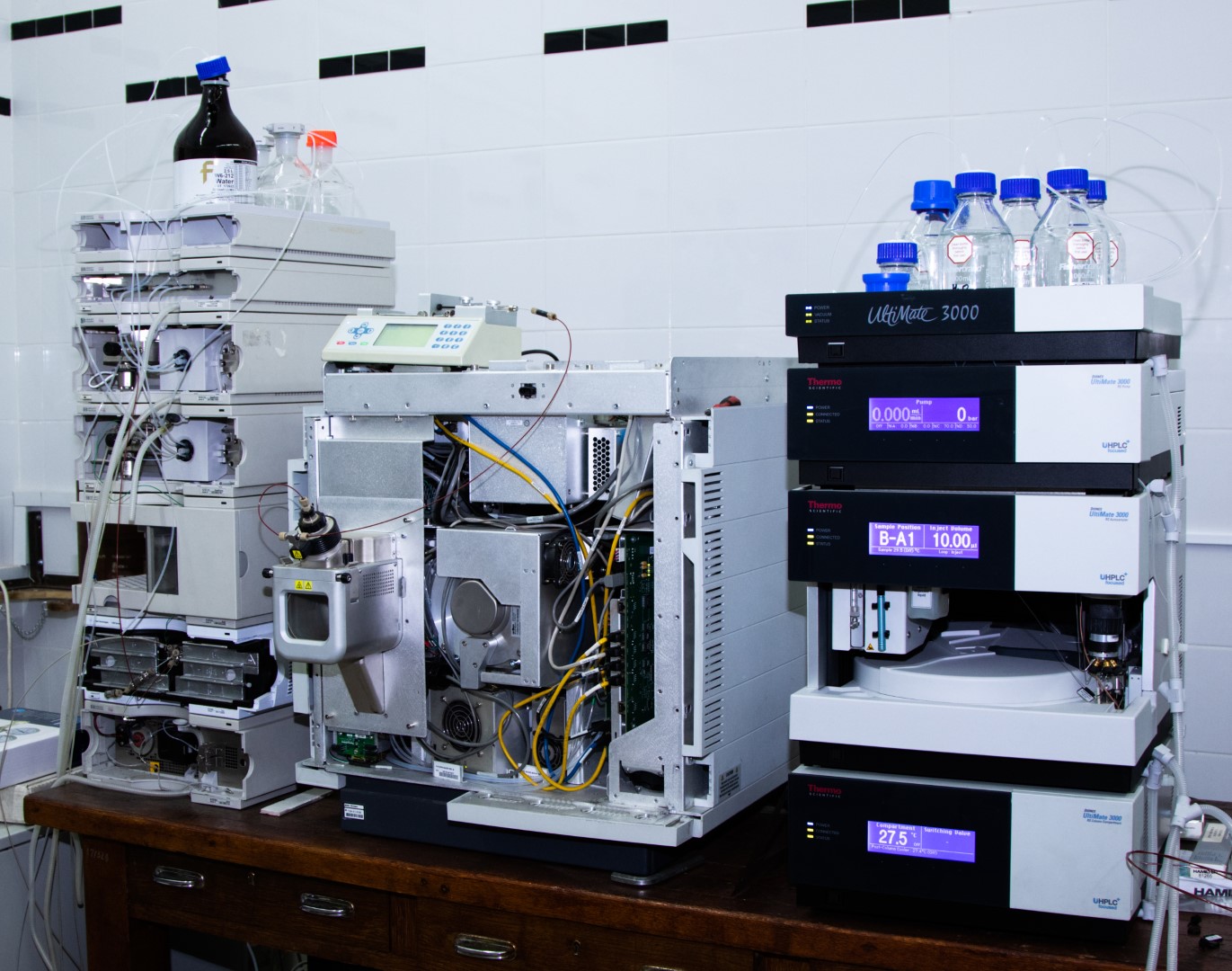 Жидкостной хроматограф  UltiMate 3000 с диодно-матричным и флюориметрическим детекторами [2581-2011]